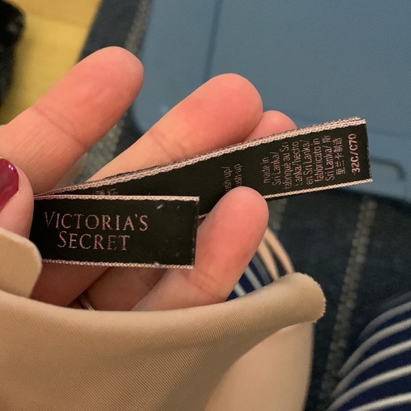 Victoria’s Secret Nude Push-Up Bra - SIZE 32C - Picture 5 of 5